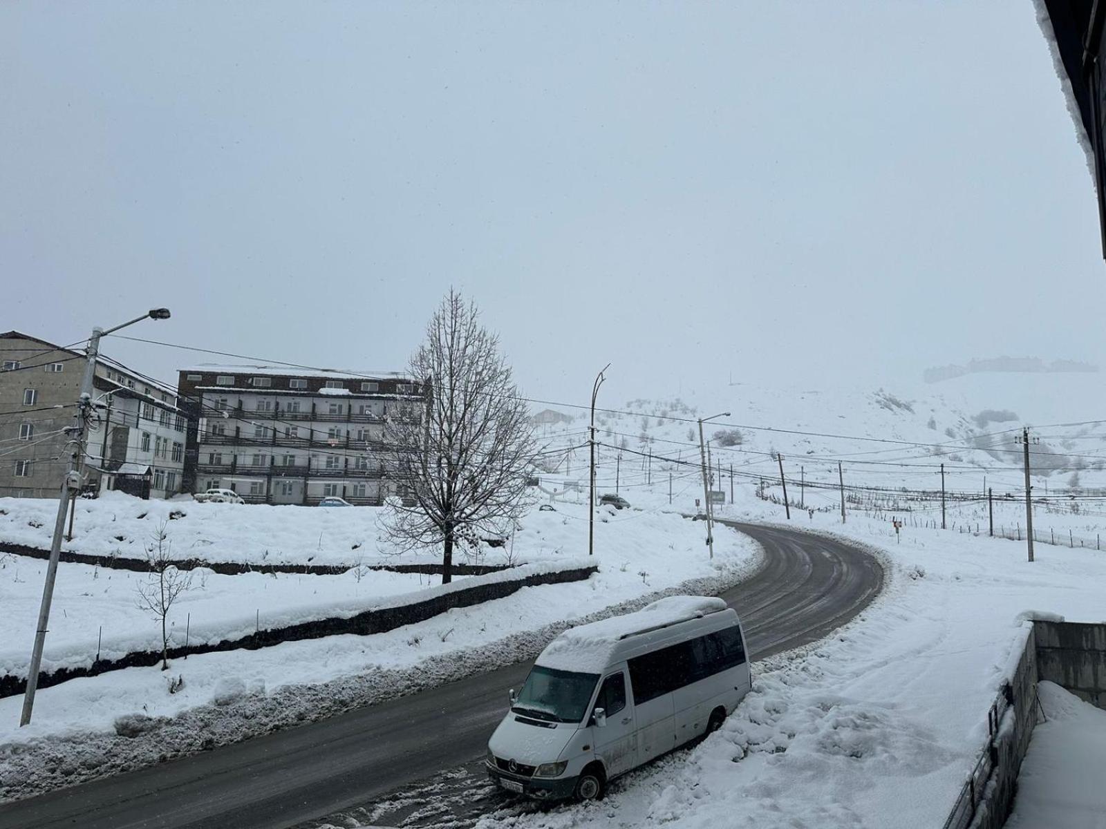 Hotel Qumli Goedaoeri Buitenkant foto