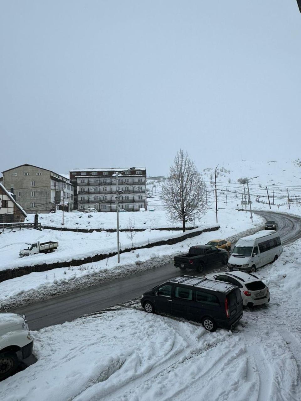 Hotel Qumli Goedaoeri Buitenkant foto
