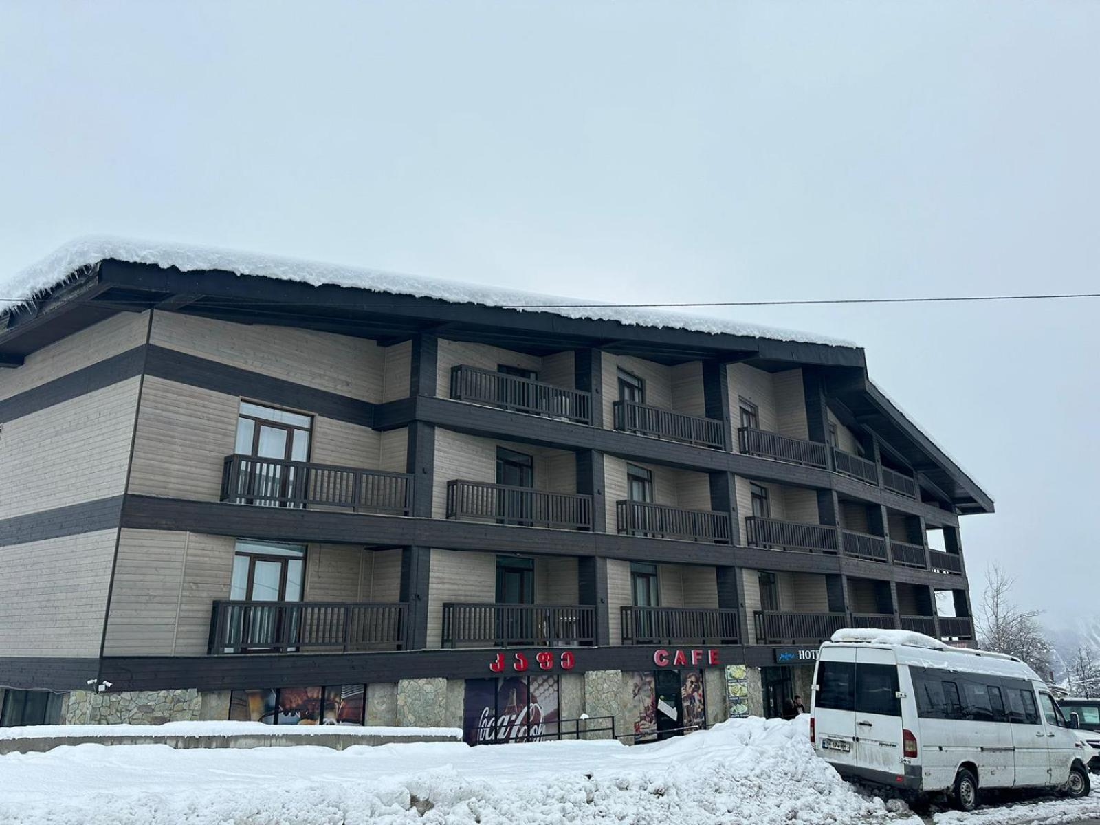 Hotel Qumli Goedaoeri Buitenkant foto
