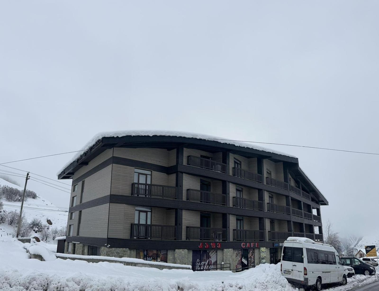 Hotel Qumli Goedaoeri Buitenkant foto